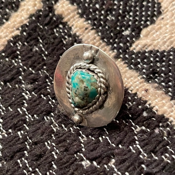 Handmade silver and turquoise ring size 6 3/4 - Picture 1 of 3